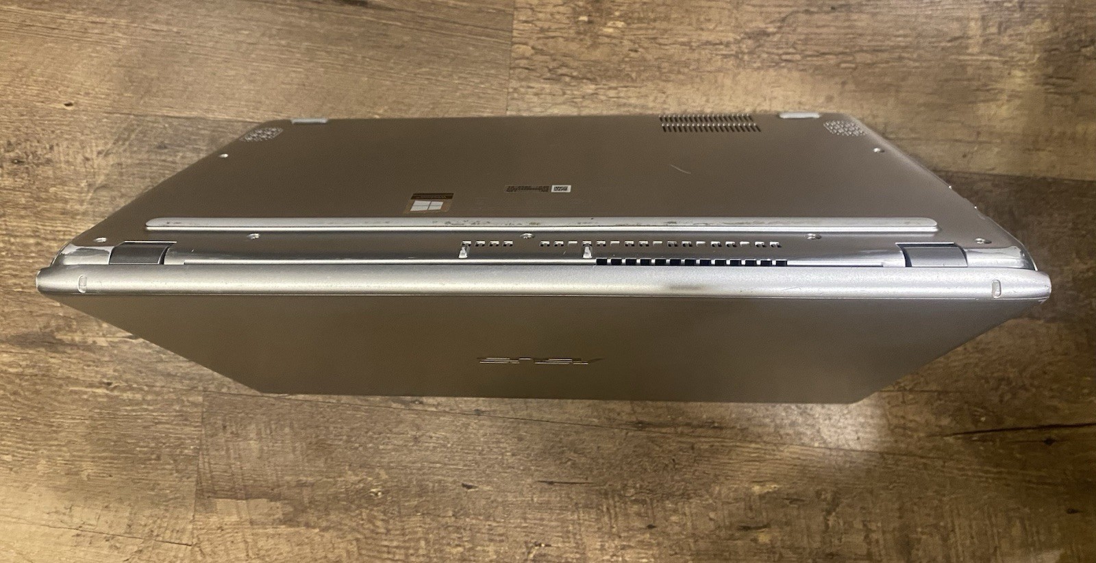 ASUS VivoBook 14 X420UA i5-8250U 8GB 256GB SSD UHD 620 No Charger
