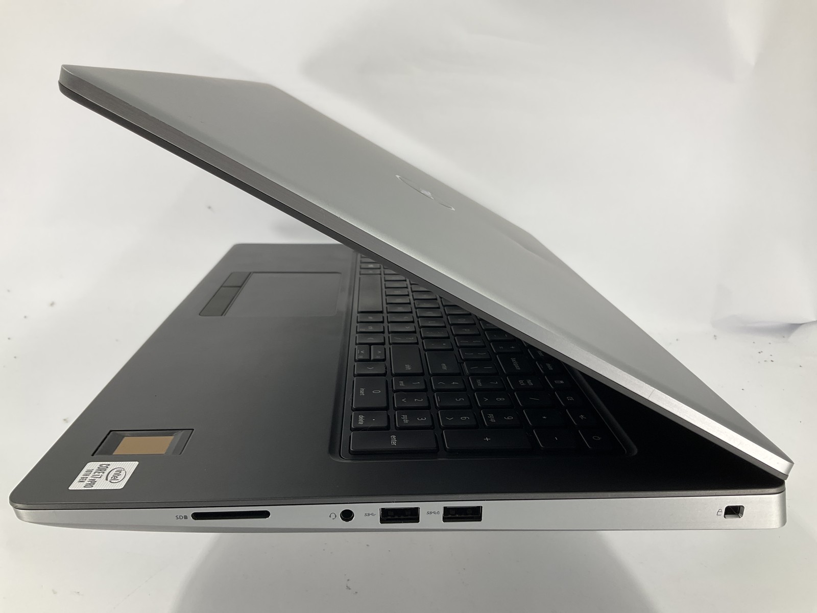 Dell Precision 7750 17.3″ Core i7-10850H 256GB 16GB Win 11 Pro T1000