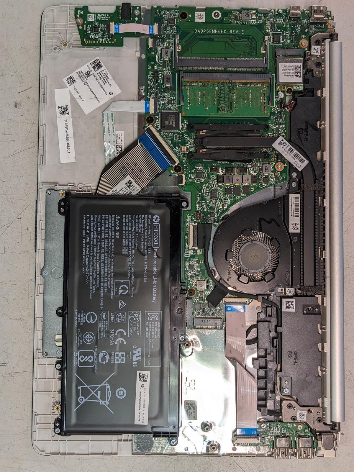 HP LAPTOP 15-EF0023DX RYZEN 5 3500U @ 2.10GHz, 4GB RAM, NO HDD/OS