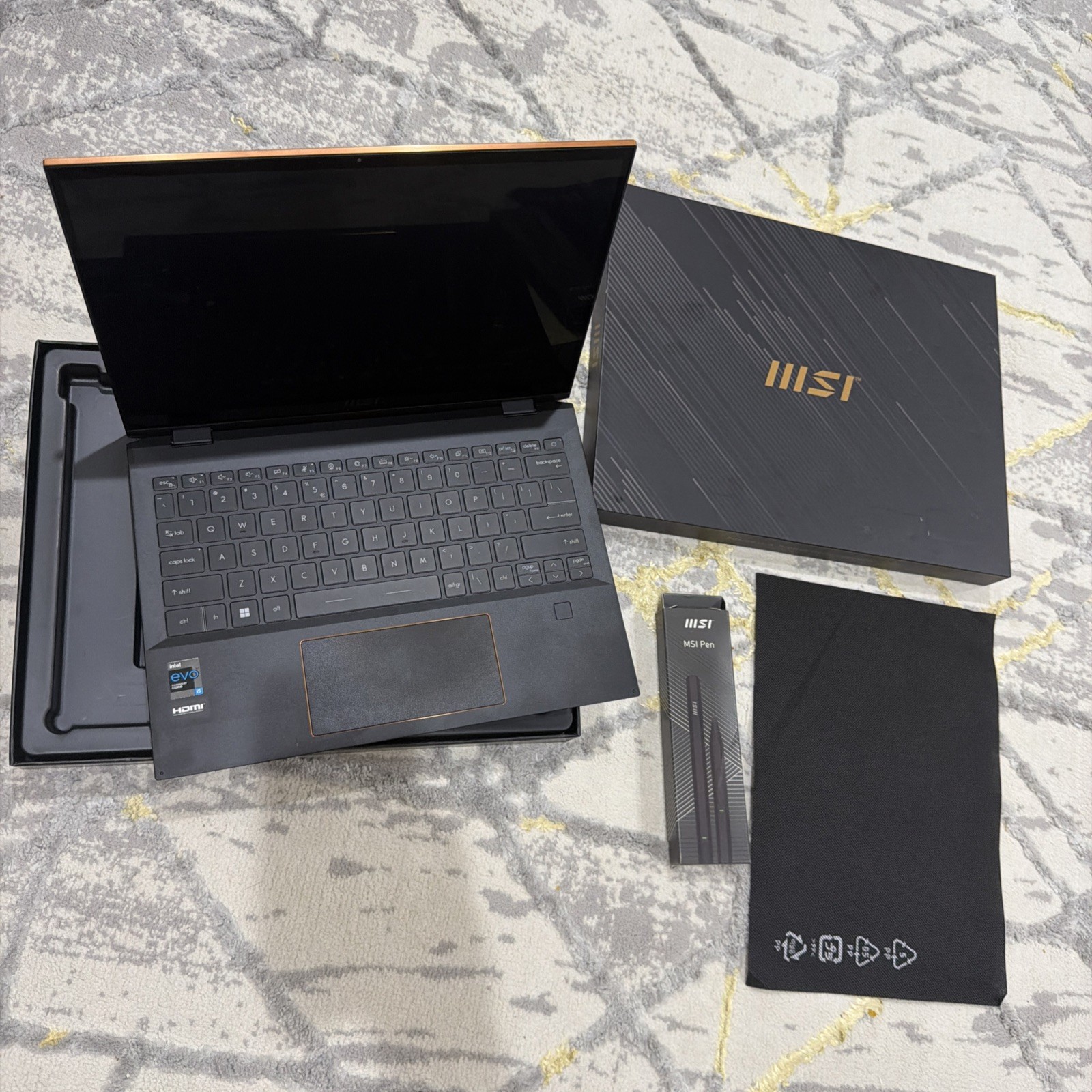 MSI SUME1313243 Summit E13 Flip Evo 13.4″ Touch 2-in-1 Core i5-124p 16GB /512GB
