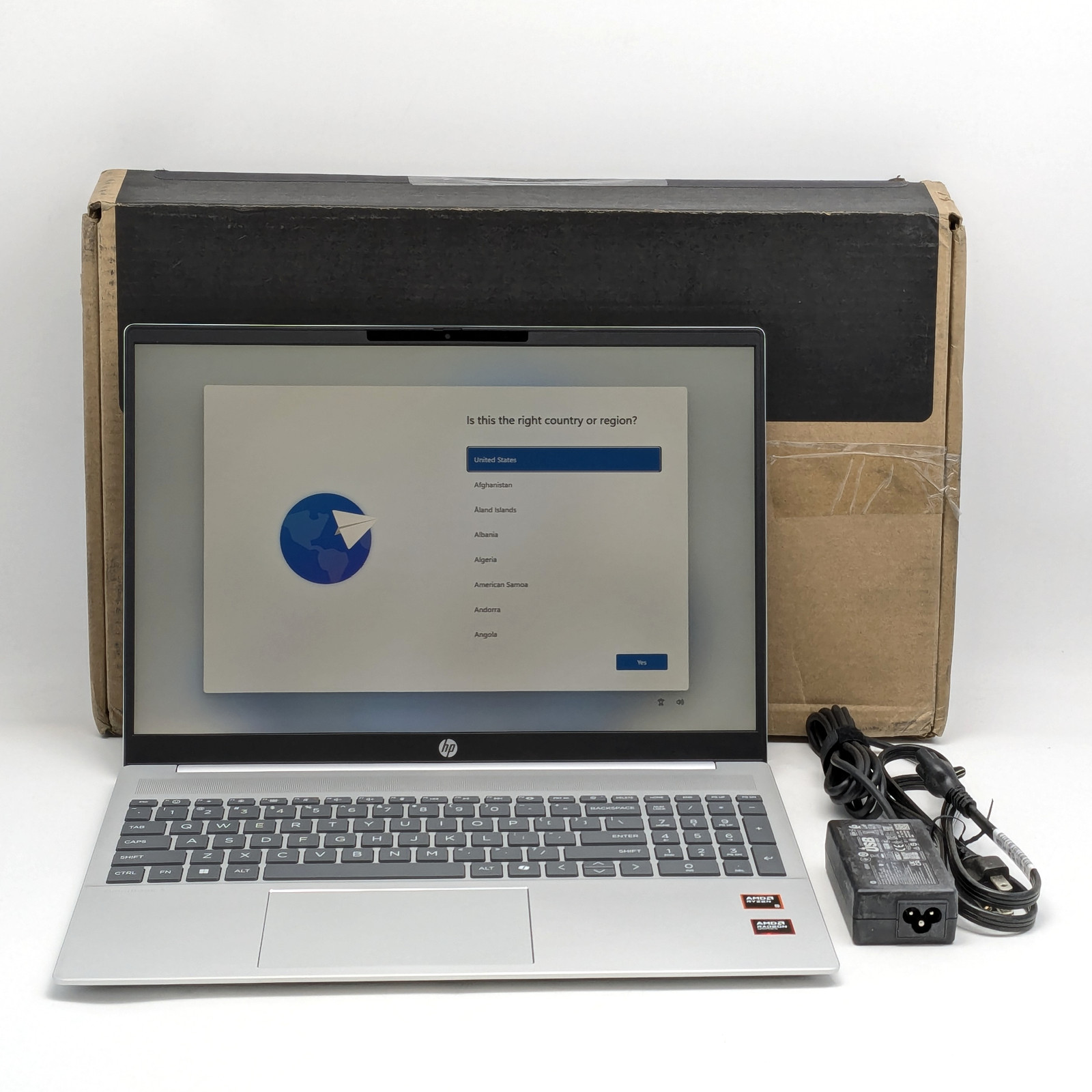 HP OmniBook 5 Laptop 16z-bc100 16″ AMD Ryzen 5 8540U 8GB DDR5 512GB SSD W11H