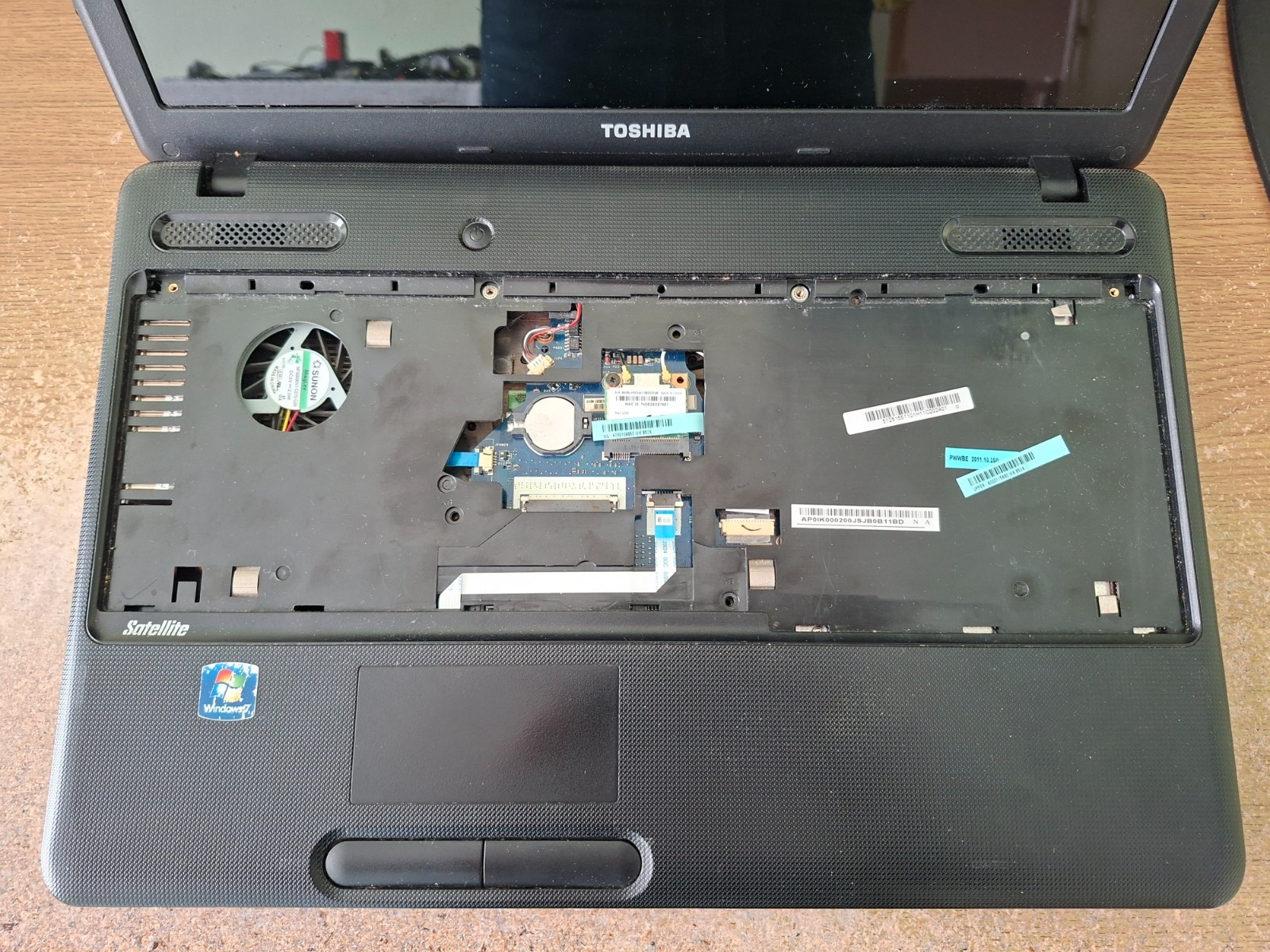 Toshiba Satellite C660D-1CV PSC1YE Laptop 15.6″ 3GB 240GB Windows Vista/7 Dual