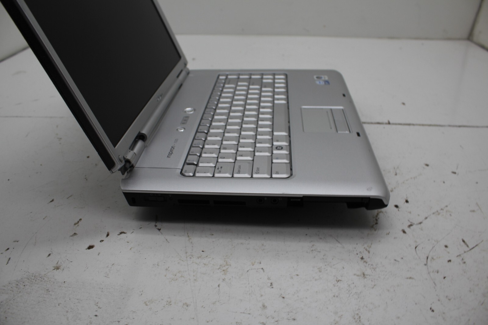 Dell Inspiron 1520 Core 2 Duo 3GB Ram – No HDD, Bad Battery – Screen issue-Parts