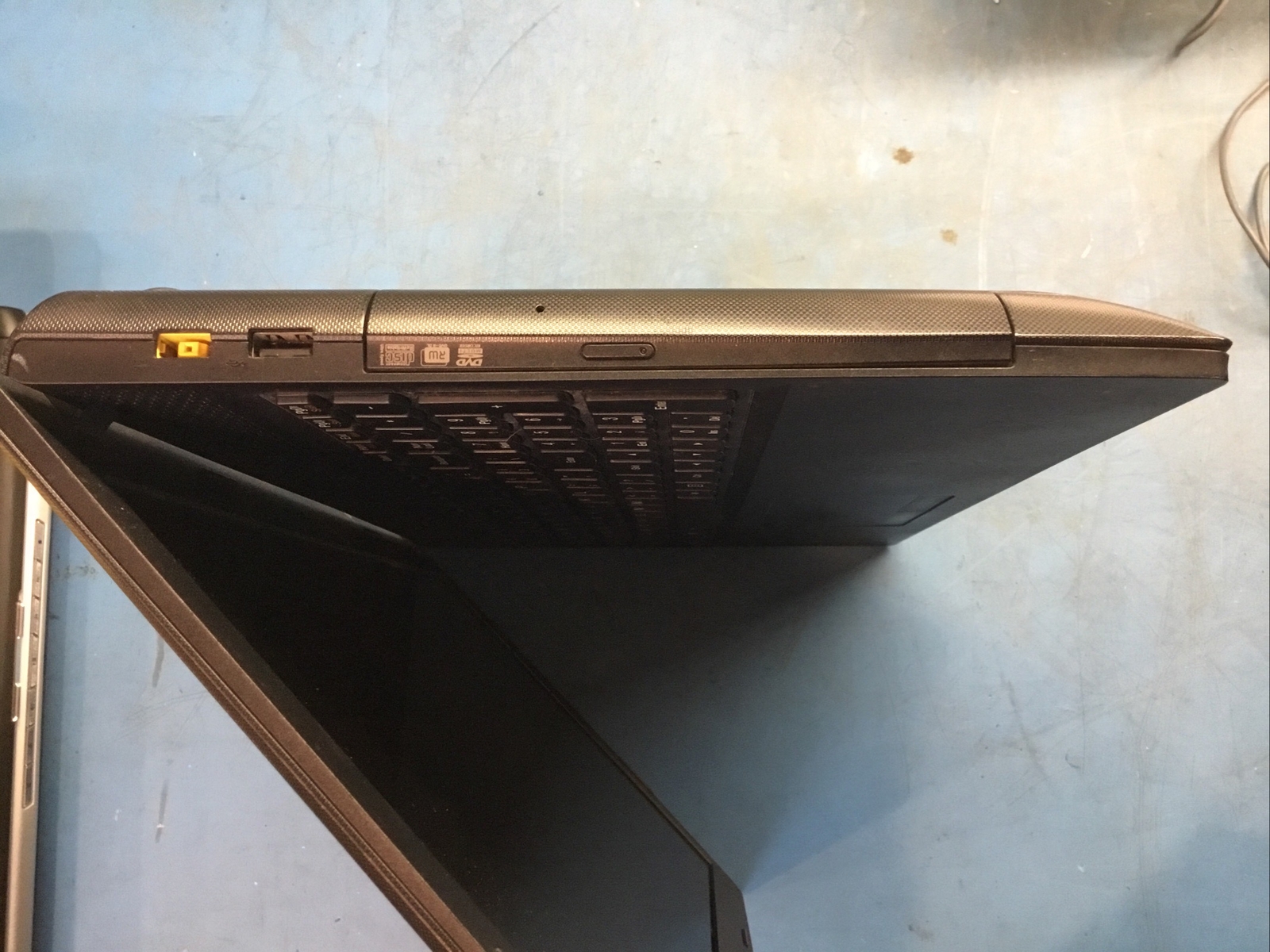 Lenovo G505 Laptop, AMD E1-2100 APU w/ Radeon graphics, 4GB, 320GB, Win 10 – H1