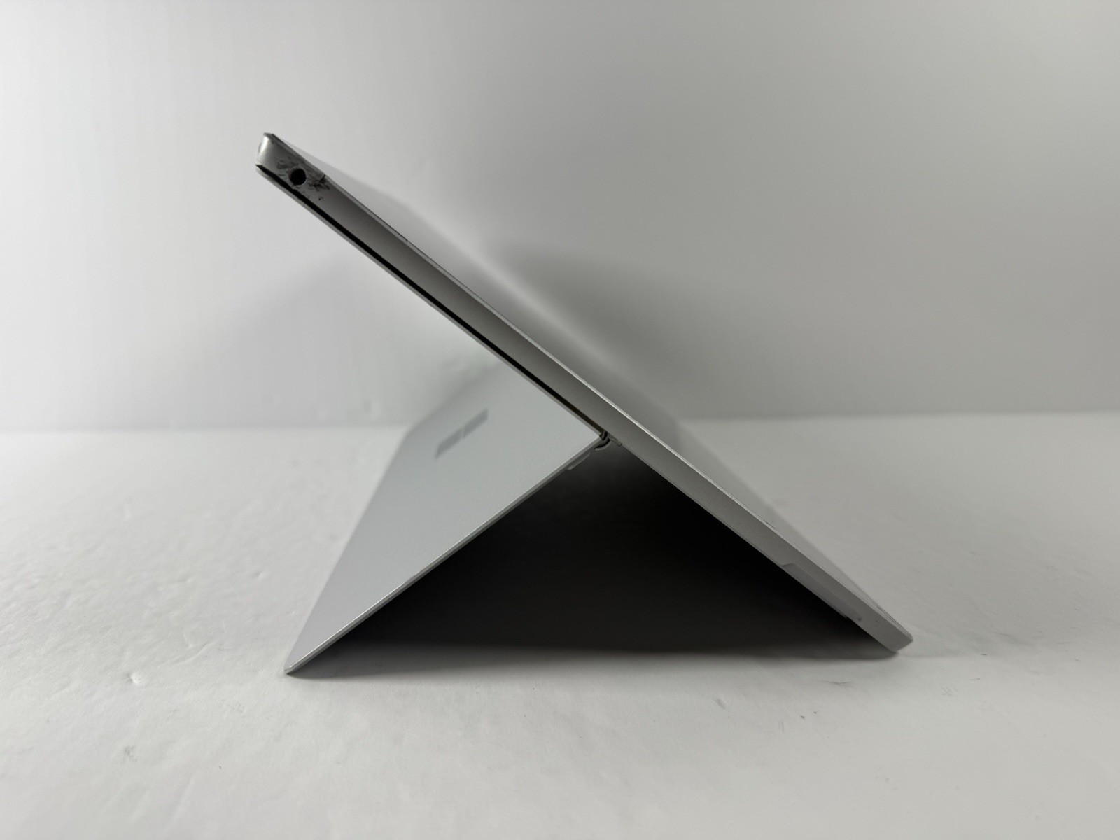 Microsoft Surface Pro 7 plus 1961 Core i5-1135G7 2.4GHz 16GB 256GB Win 11 Pro