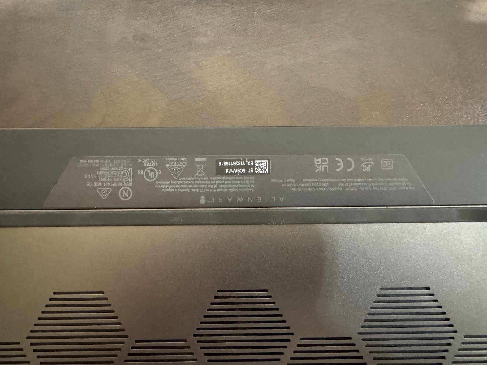 Alienware m18 R2 18in i9-14900HX 32GB 1TB SSD RTX 4080 Win11 Black