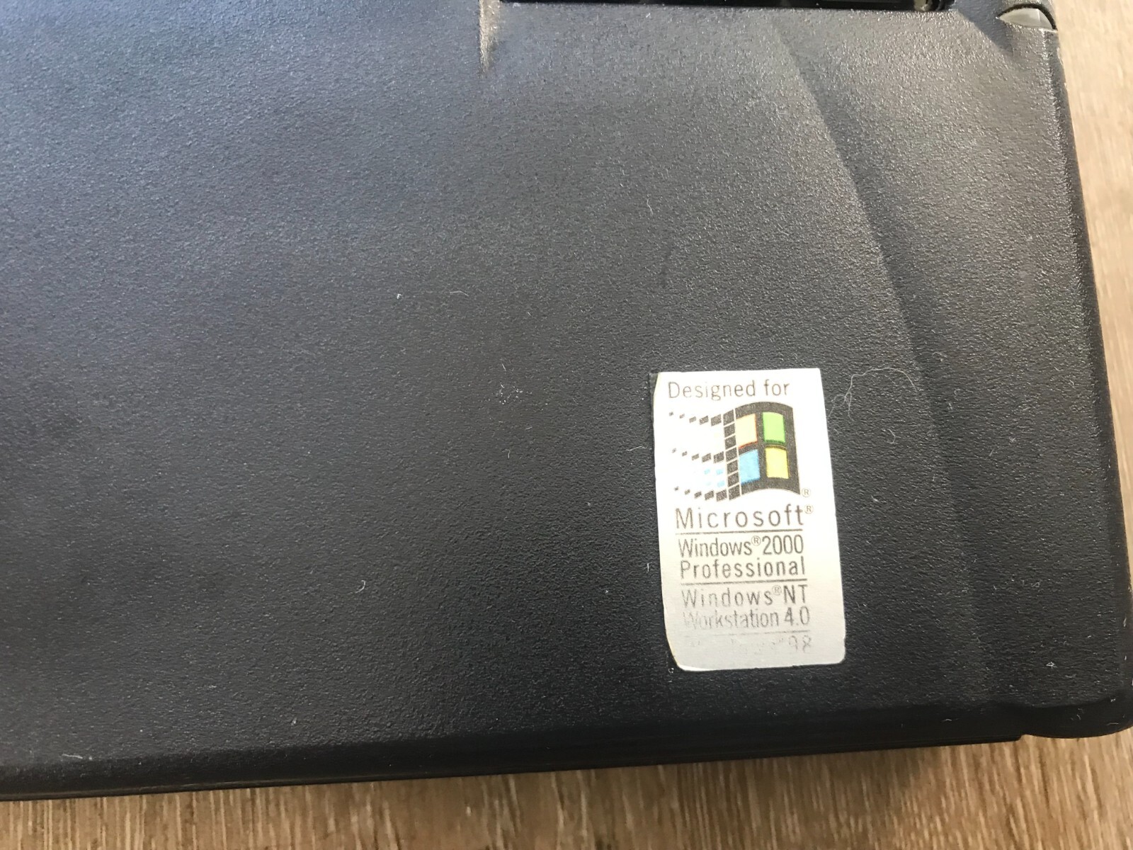 Dell Latitude C500 14″ Intel Celeron 700 MHz 256MB RAM 20GB HDD Win XP PRO