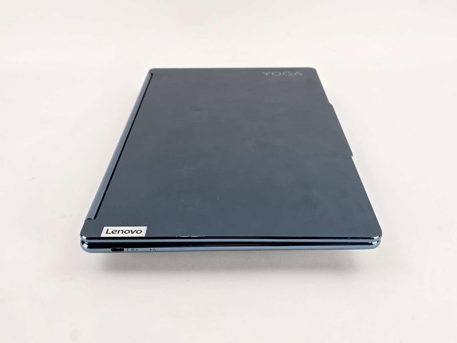 Lenovo Yoga Book 9i Dual 13.3″ 2.8K OLED Ultra 7 155U 16GB 1TB – Used