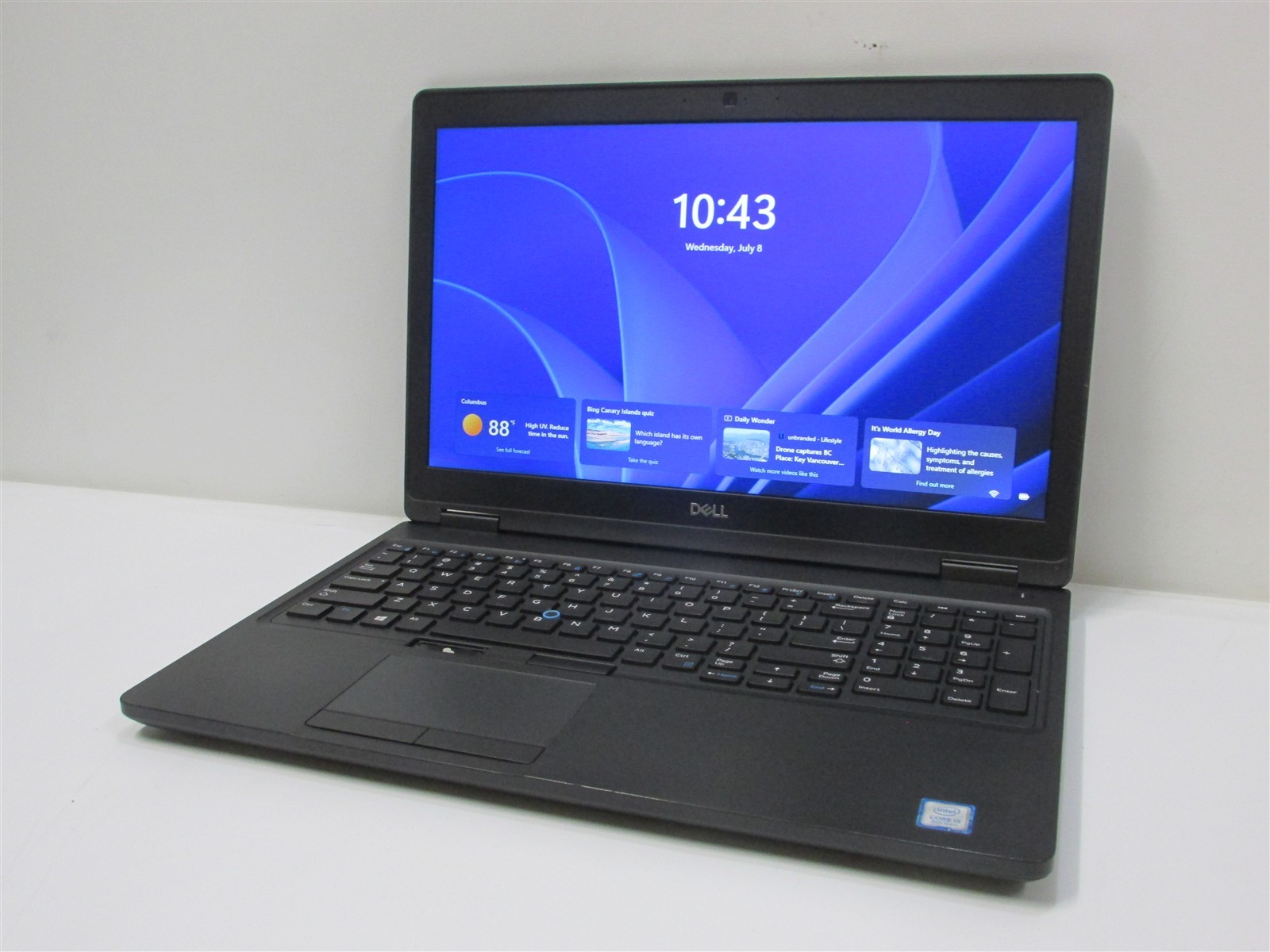 Dell Precision 3530 i5-8400H 2.5GHz 16GB RAM 256GB m.2 15.6″ Win 11 Pro MISS KEY