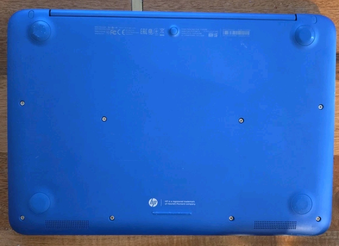 HP Stream RTL 8723 BE Laptop. Windows 8,touch display w original charger