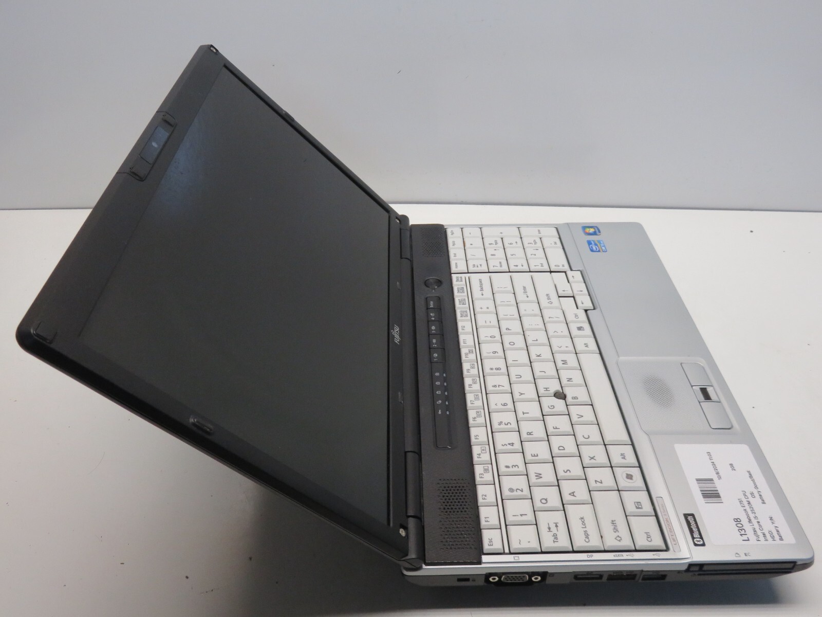 Fujitsu Lifebook E751 Intel Core i5-2520M CPU 2.50GHz 2GB NO HDD No Batt