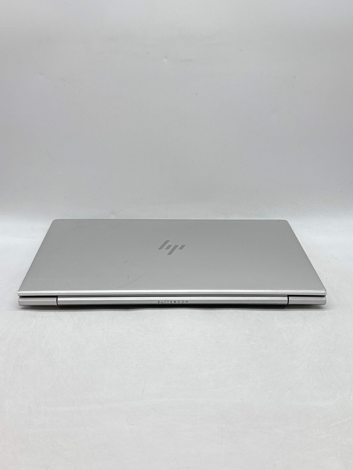 HP EliteBook 640 G10 14.0″ FHD Touch Core i5-1335U 1.30GHz 256GB SSD 8GB RAM