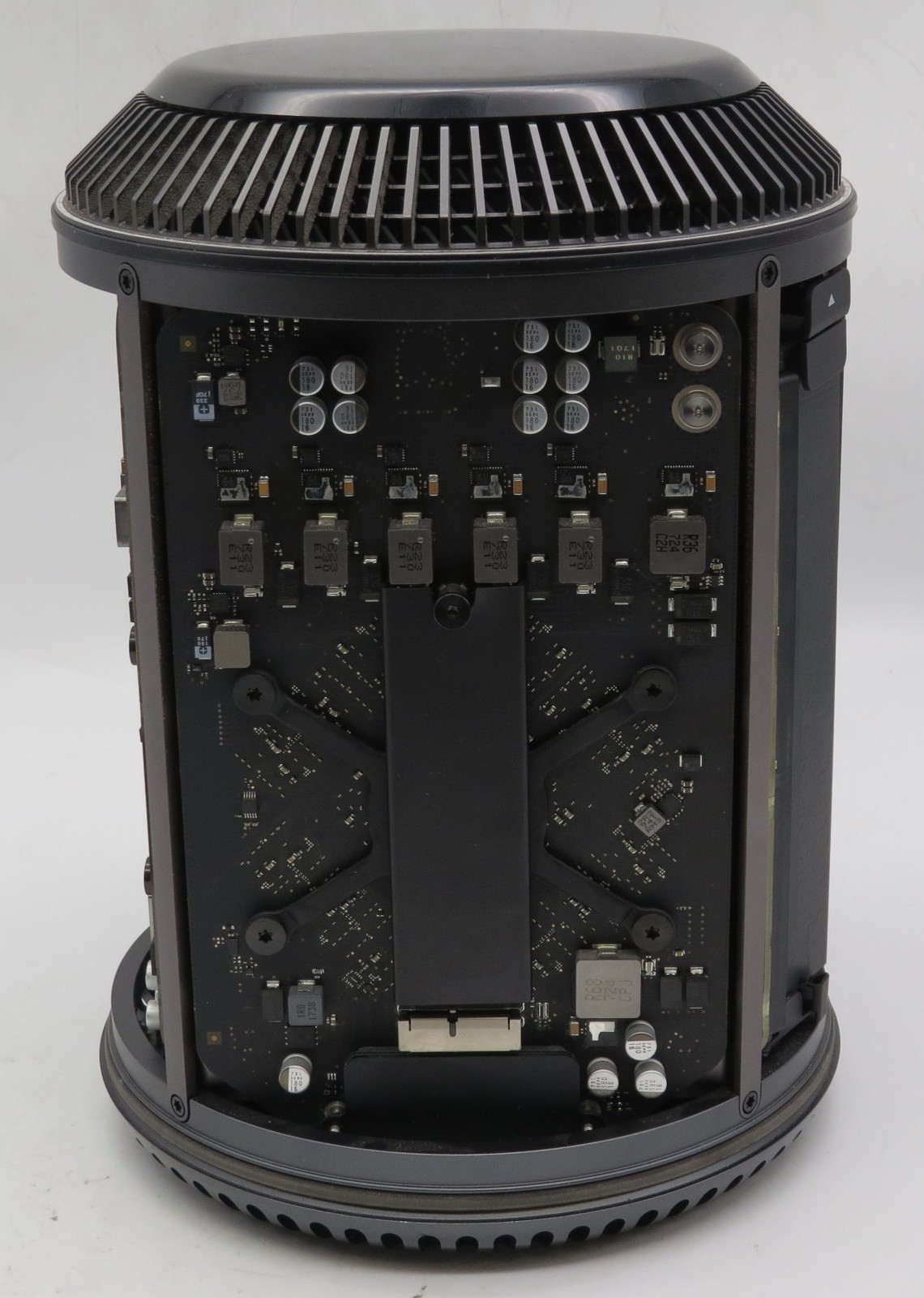 Apple Mac Pro/Xeon E5 @ 3.5 GHz/16GB RAM/AMD FirePro/ No Storage/No OS
