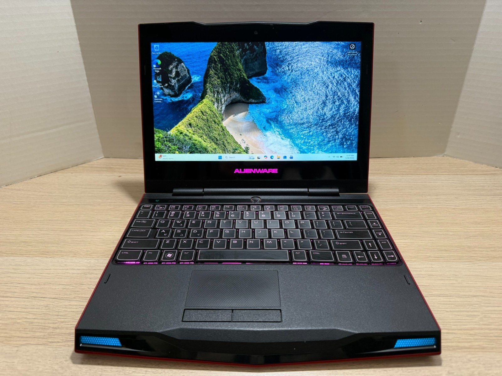 Alienware M11x R3 i5-2467M 8GB Ram 500Gb SSD GT 540M NEW BATT, W/AC