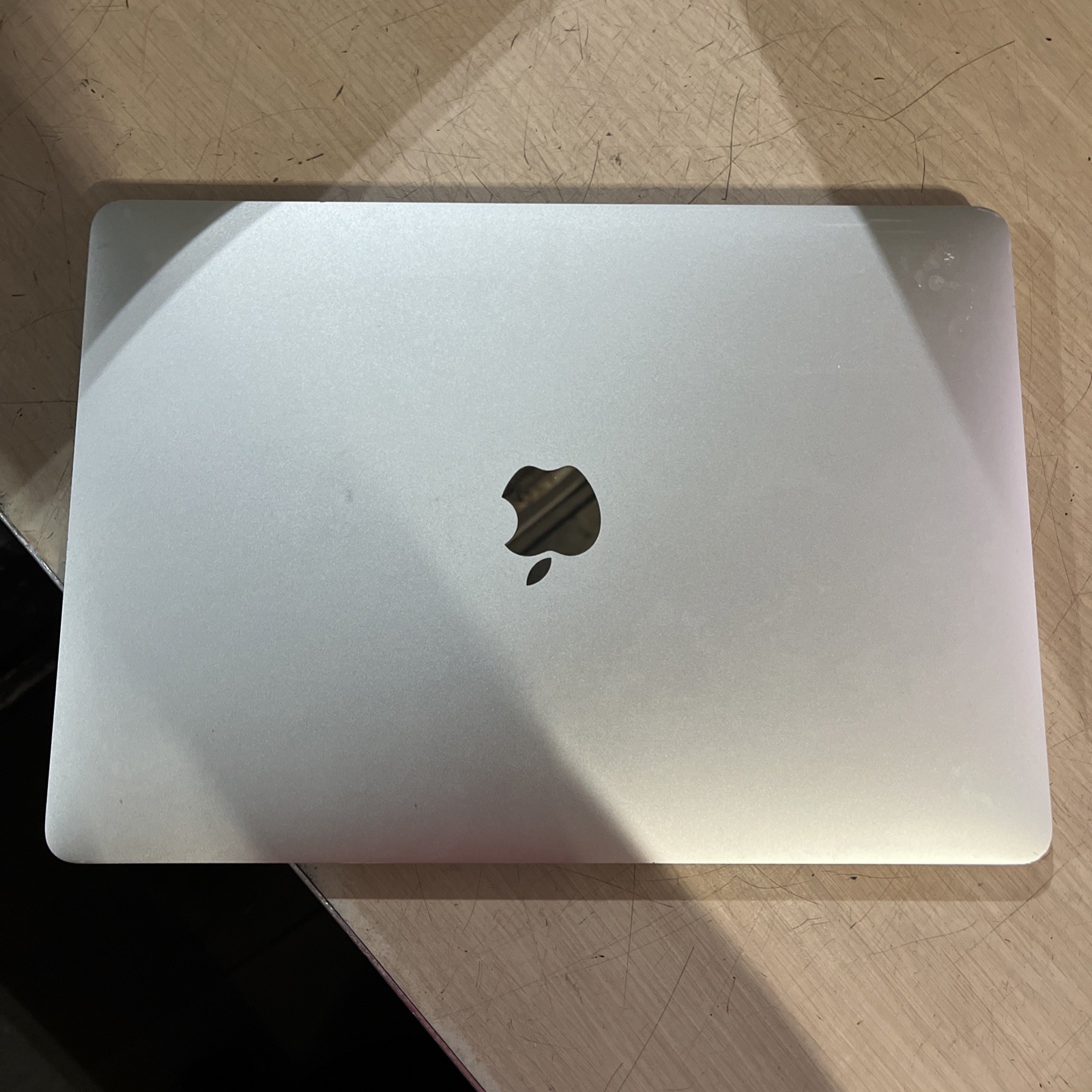 APPLE MACBOOK PRO 13″ TOUCH/MID-2017 CORE I5-7267U 3.1GHZ 8GB RAM 256SSD