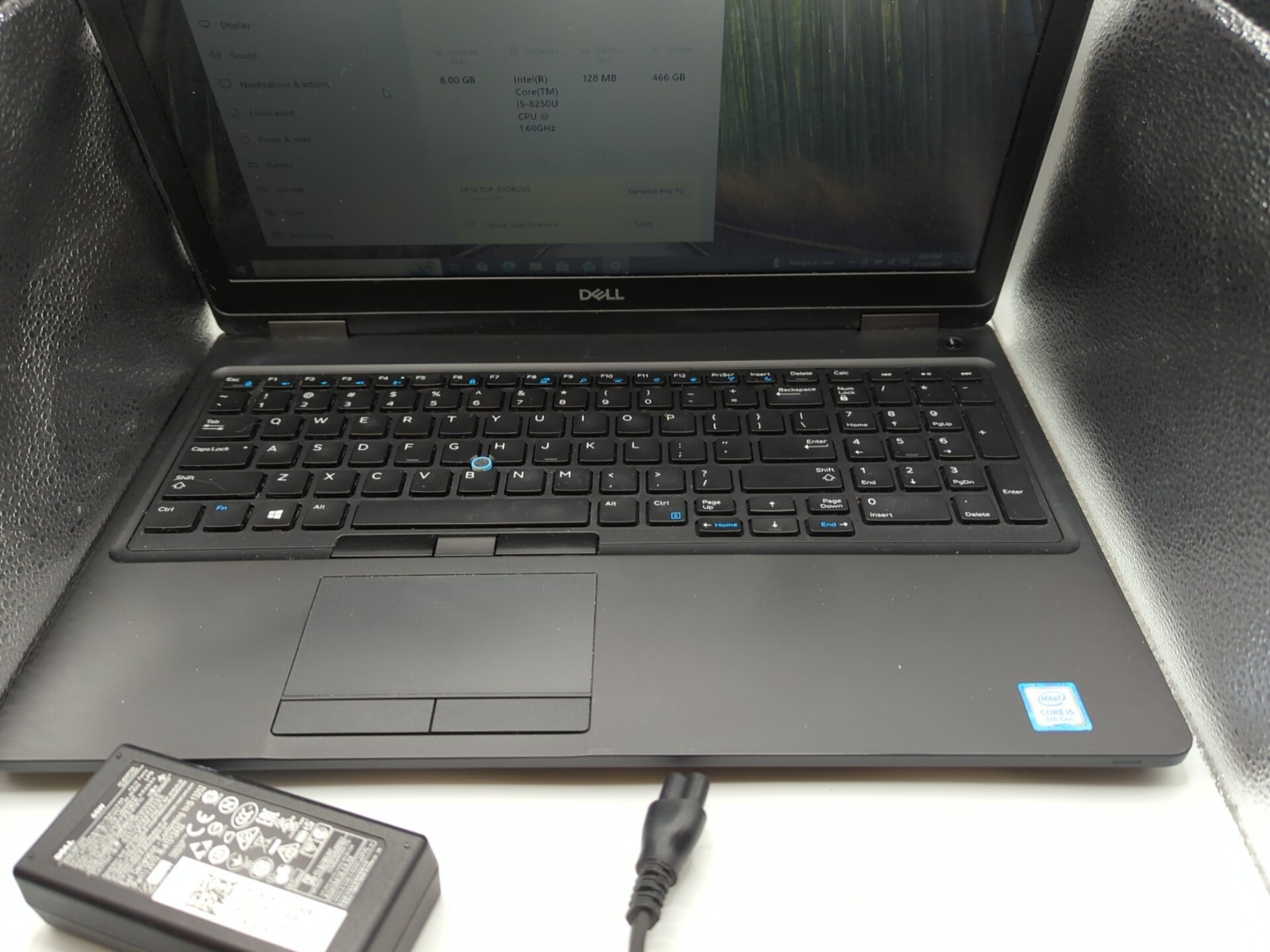 Dell Latitude 5590 intel i5-8350U FHD 8GB RAM 400GB HHD Windows 10 Pro