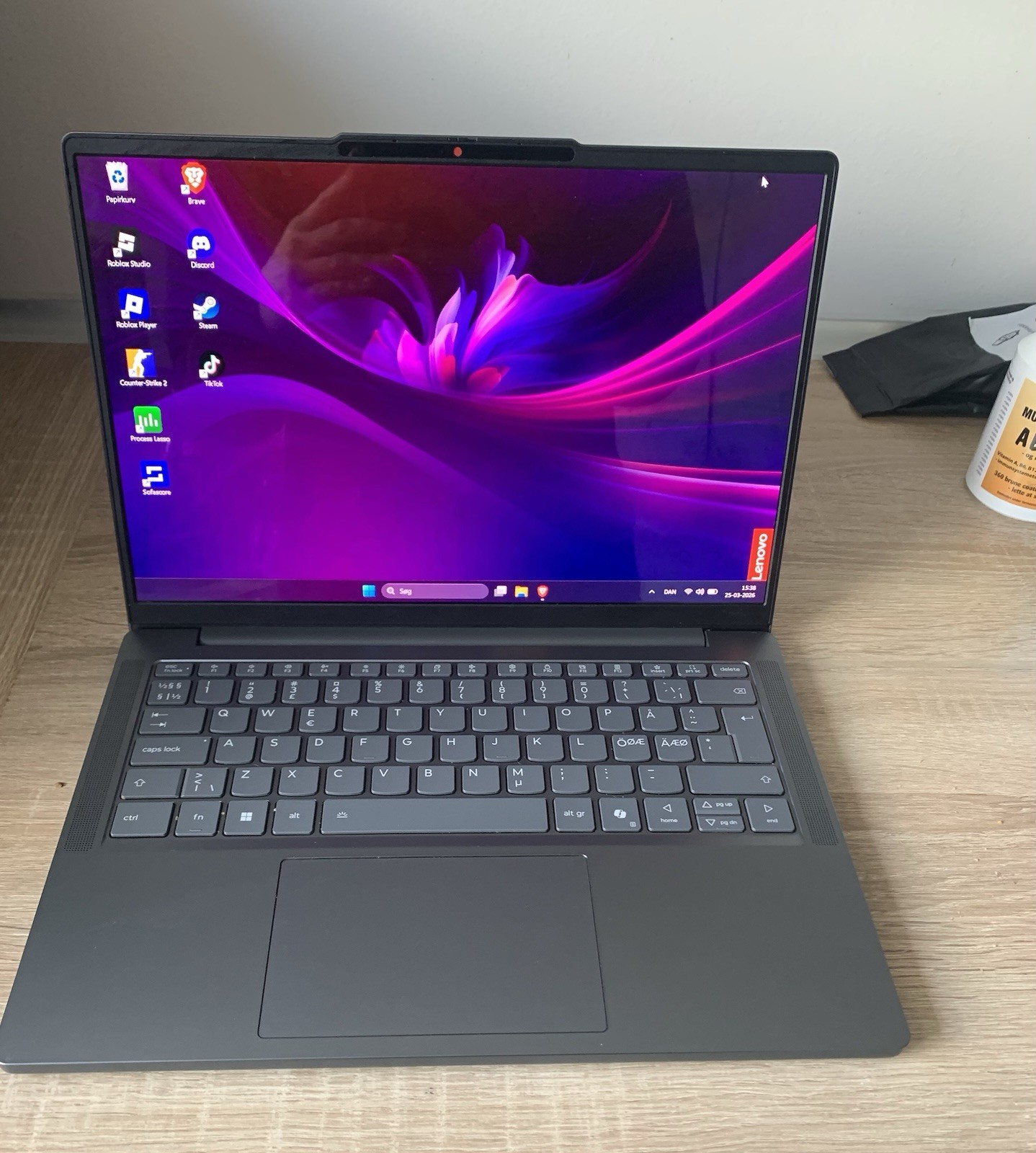Lenovo IdeaPad Slim 3 OLED 14IRH10 (i7/24/512 GB) 14″ bærbar pc, Luna Grey