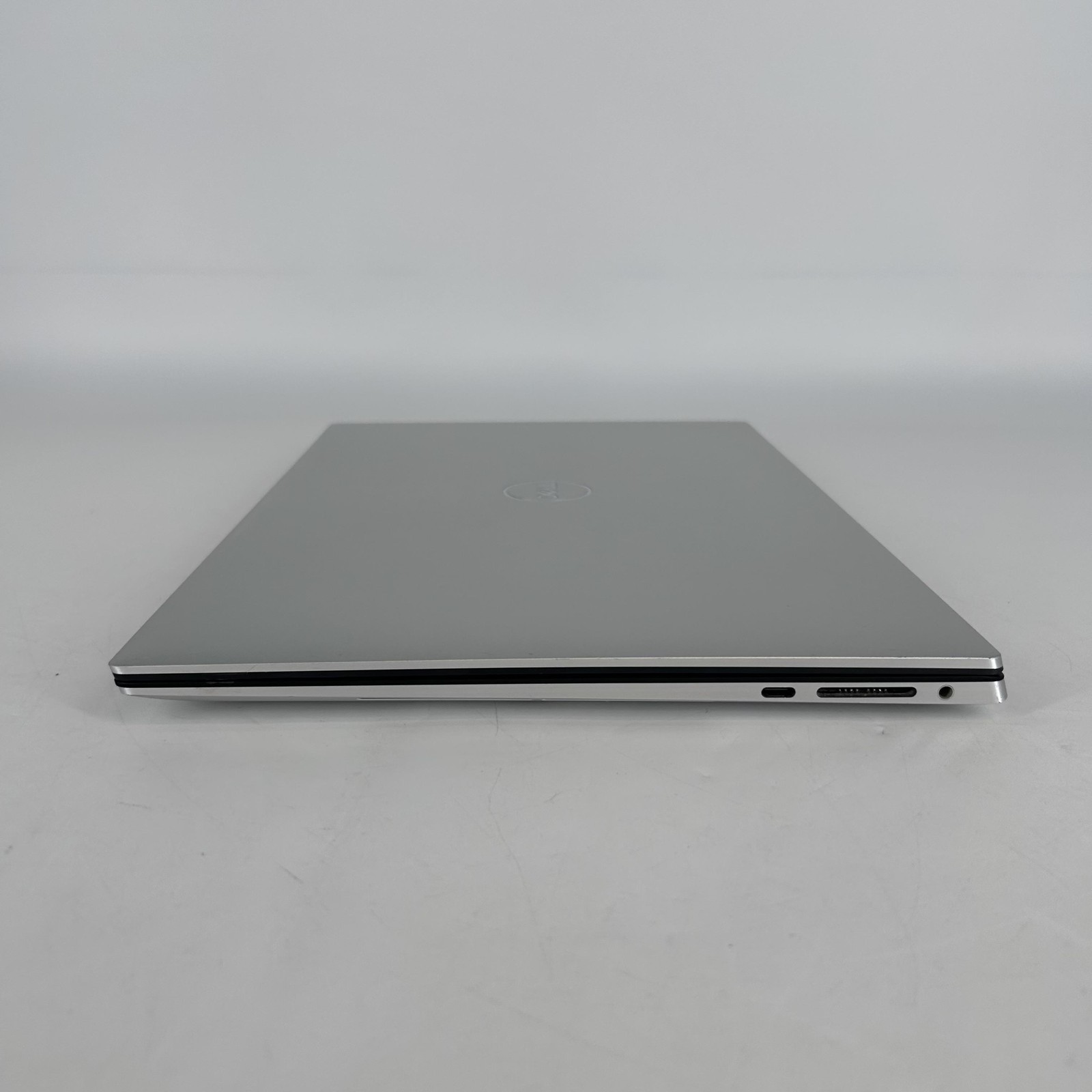 Dell XPS 15 9520 Silver FHD+ 2.3 GHz i7-12700H 32GB 1TB SSD NVIDIA RTX 3050 Good