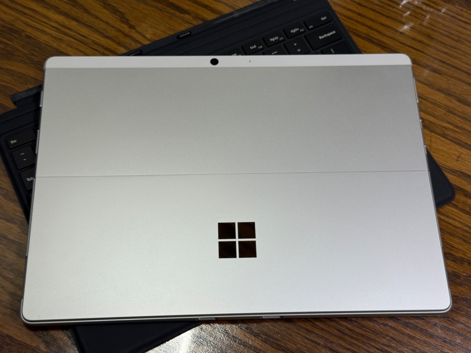 MINT Surface Pro X 8/128/SQ1 w/Microsoft Type Cover Keyboard, Microsoft Charger