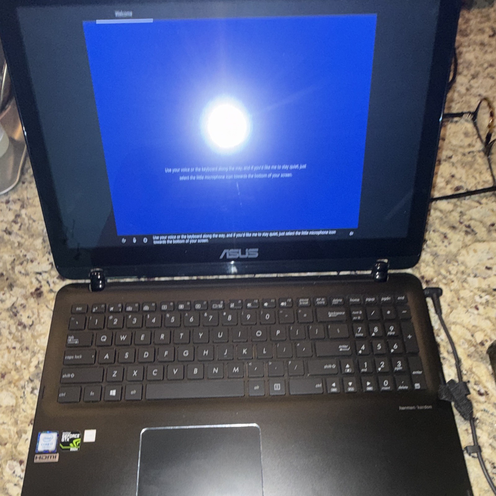 ASUS Q534U 15.6″ Intel Core i7 7th Gen GTX 950M Windows HDMI Black