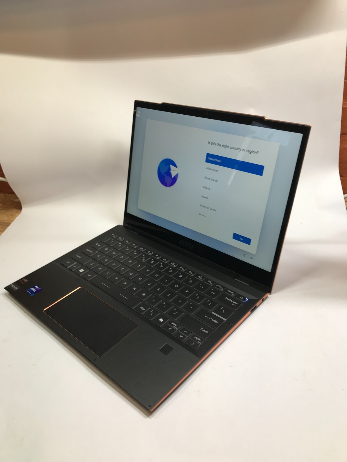 MSI Summit AI Evo 13″ Intel Ultra 7 155H 16GB RAM 128GB SSD Windows 11 NO CHRGER