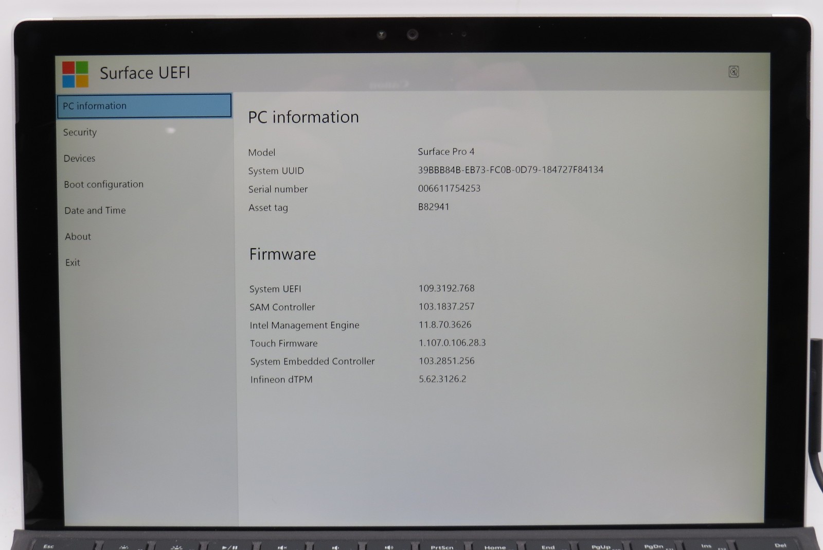 Microsoft Surface Pro 4 | i5-6300U@2.4GHz | 8GB RAM | 12″ | 256GB HD | No OS/AC