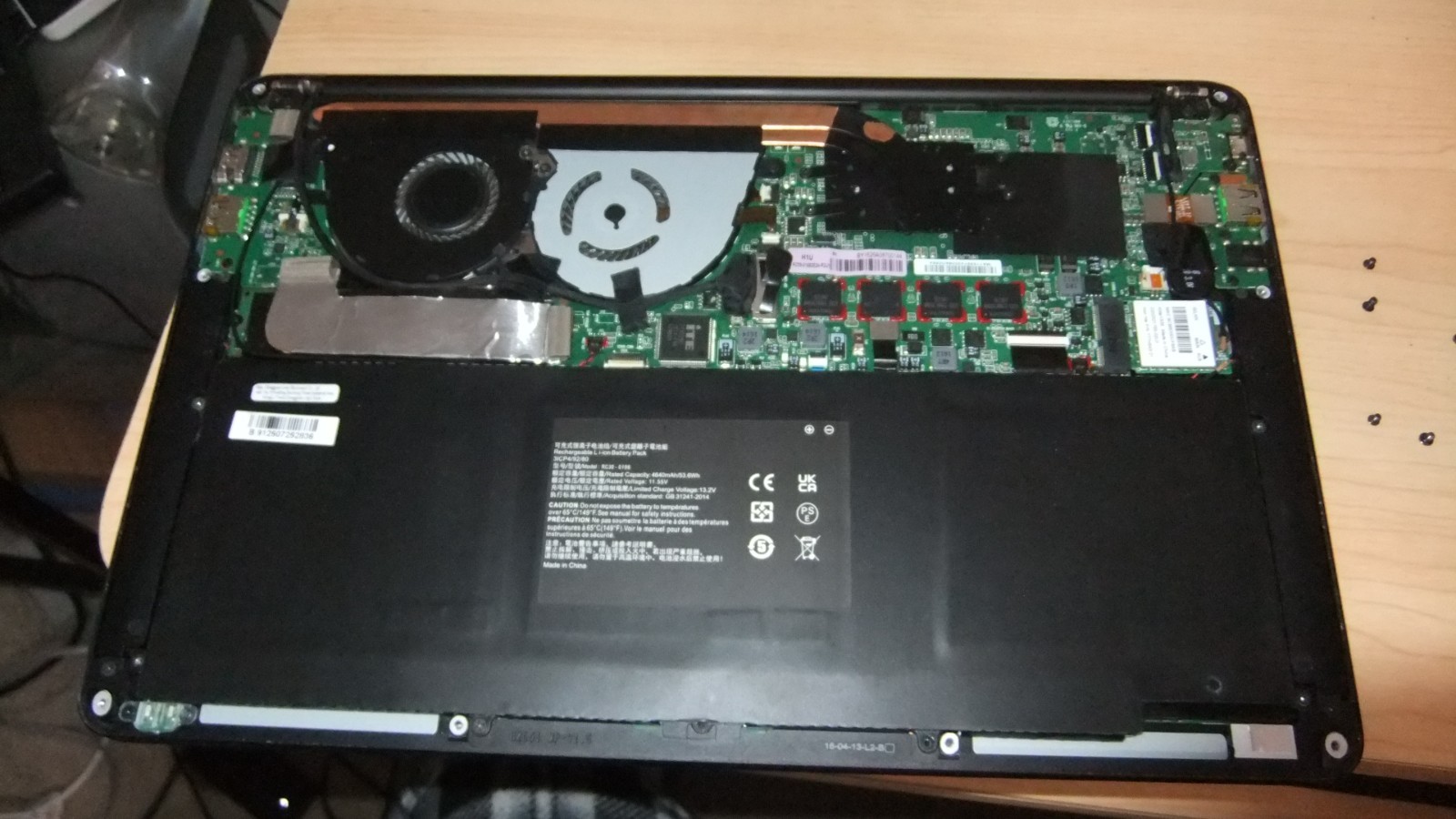 (AS IS) **READ DESCRIPTION** Razer Blade Stealth 2016 (DOES NOT TURN ON)