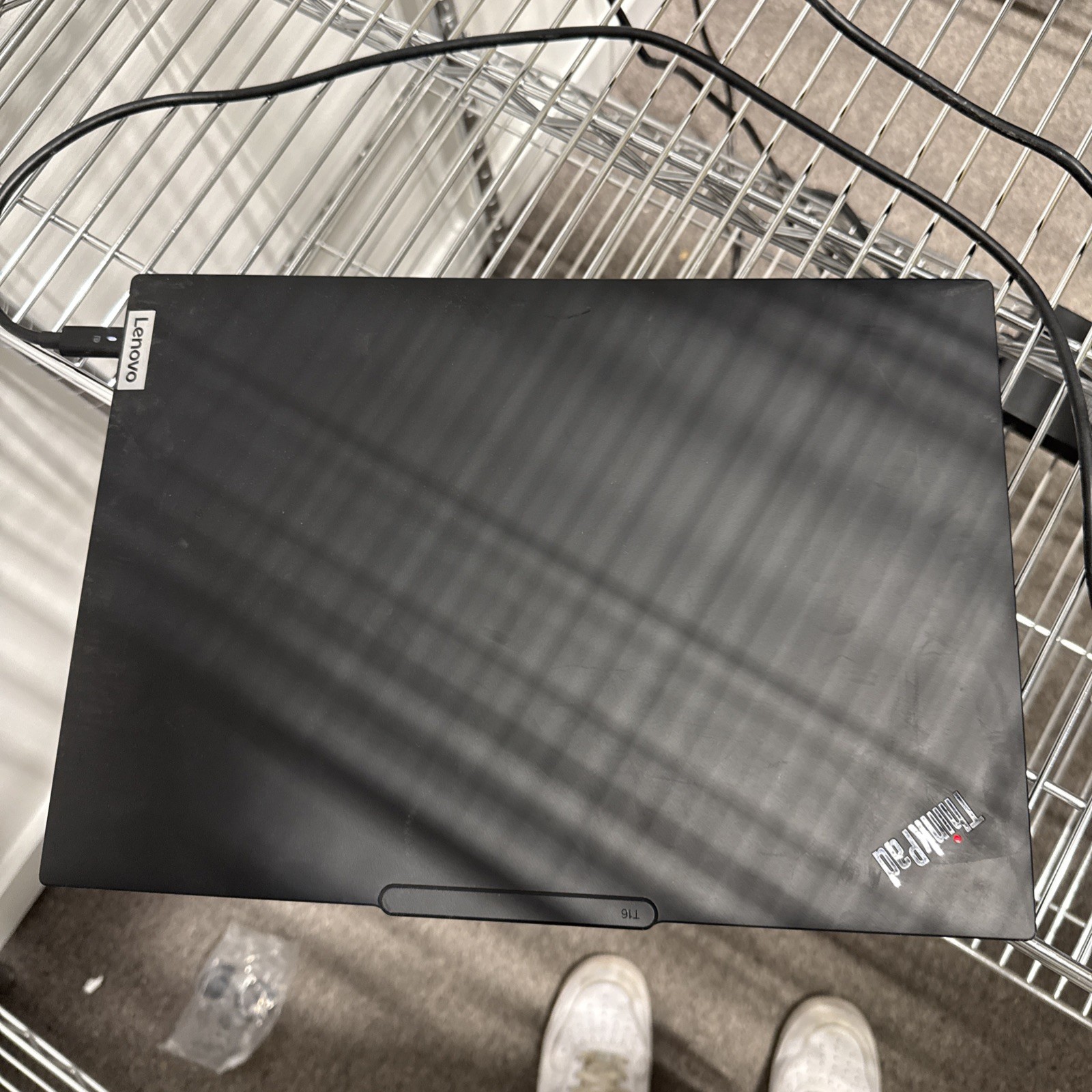 Lenovo Thinkpad T16 Gen 3 16″ Core Ultra 5 125U 8GB Ram NO SSD BROKEN SCREEN