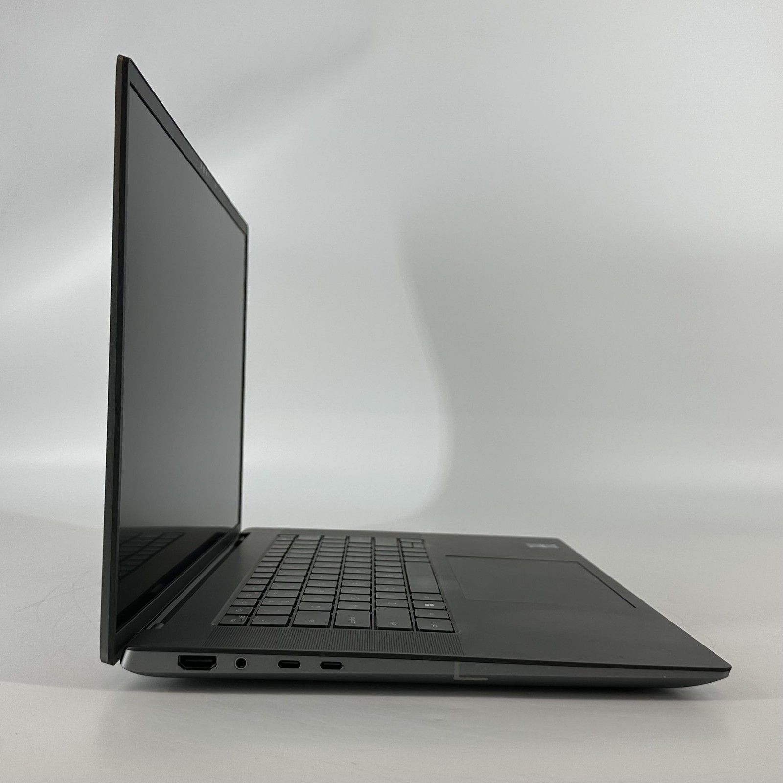 Dell Precision 5680 16 FHD+ 2.6GHz i9-13900H 64GB 1TB RTX 2000 Ada Bad Camera