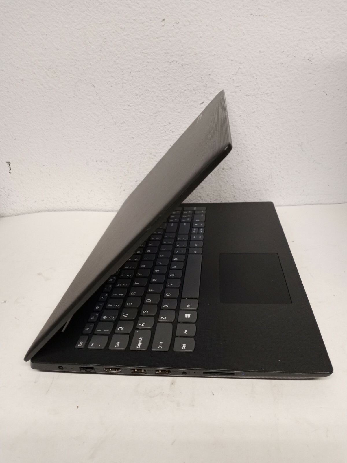 Lenovo IdeaPad 130-15AST 15.6″ Laptop AMD A9-9425 3.10GHz 4GB 128GB SSD BT Win10