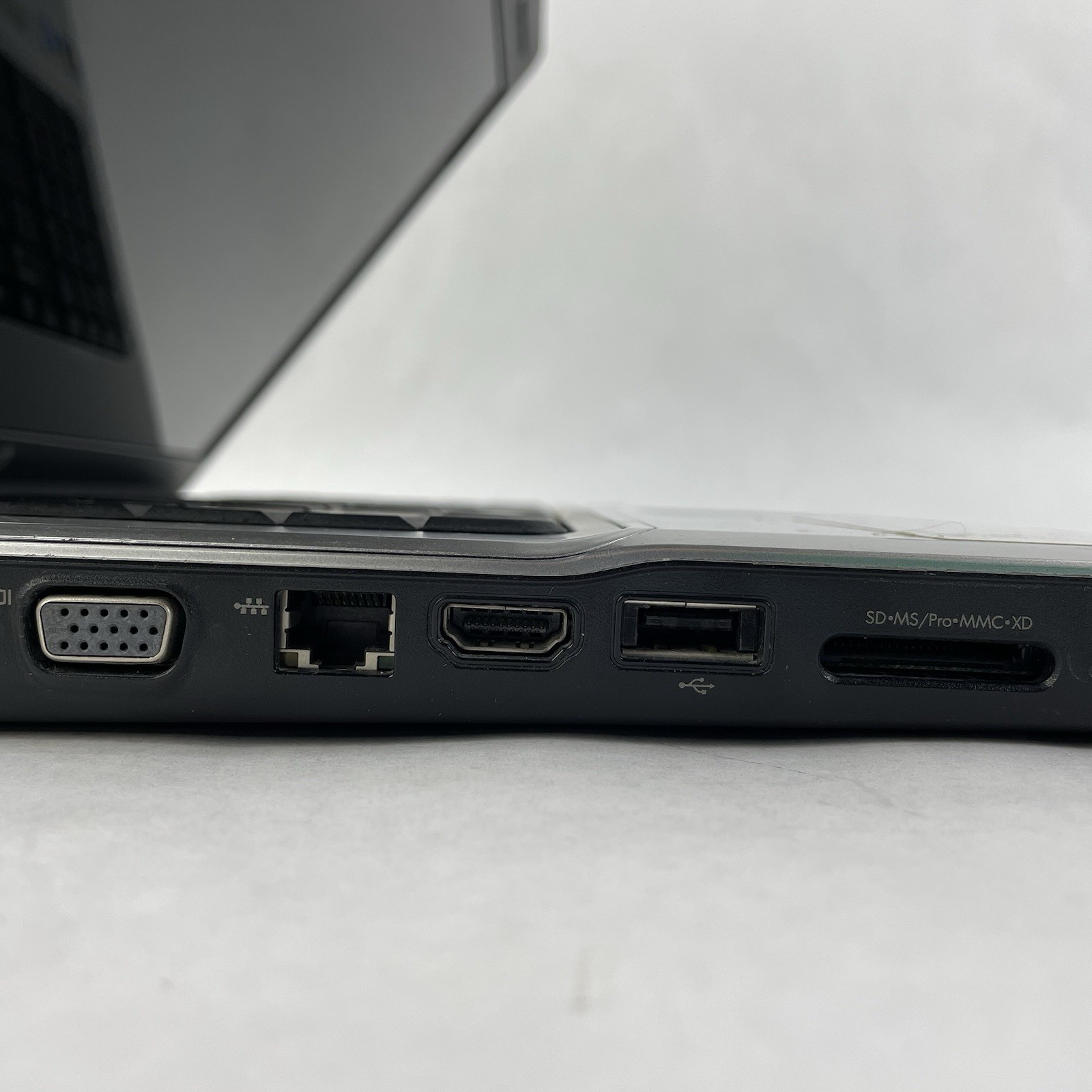 HP G71 NoteBook 16.9″ Core 2 Duo t6600 2.20 GHz 4 GB RAM No SSD/OS/AC/Battery