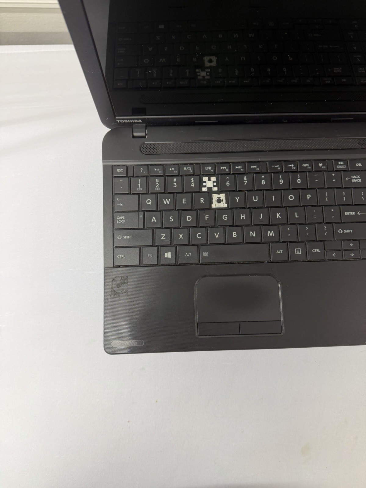 Toshiba Satellite C55-A5300 Laptop – Screen has Pixel Streaks – Read Des
