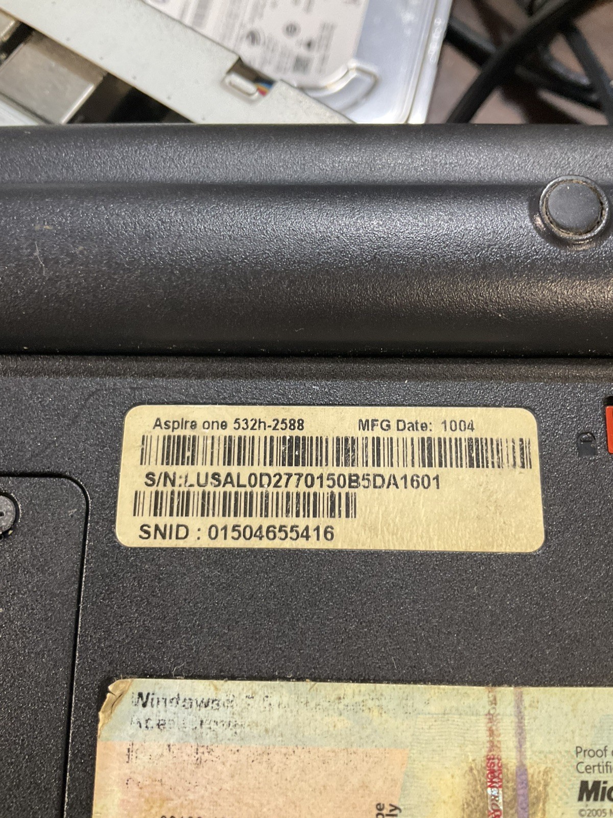 Acer Aspire One netbook with battery Works but cosmetic 532h-2588 win 7/xp