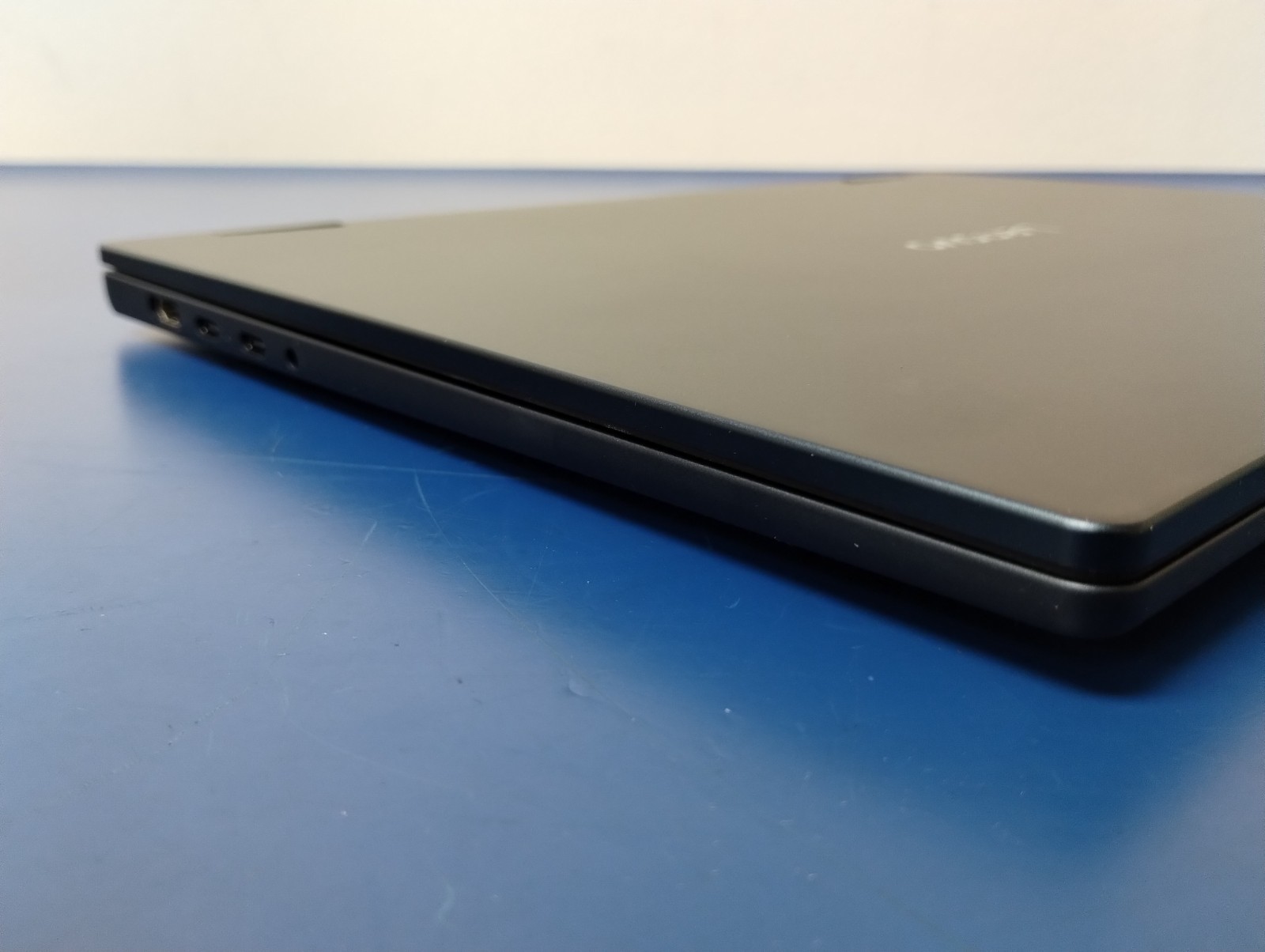 Lenovo IdeaPad 5 2-in-1 16AKP10, Intel Core Ultra 7 255U, 32 GB RAM, 1 TB NVMe