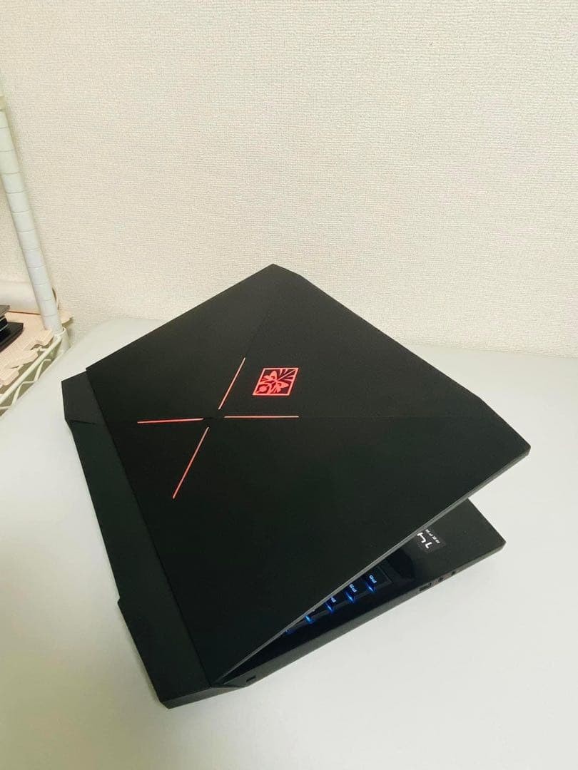 HP Omen 17 Inch 144Hz Core i7-7820HK 32GB RAM GTX 1080 512GB SSD+1TB HDD
