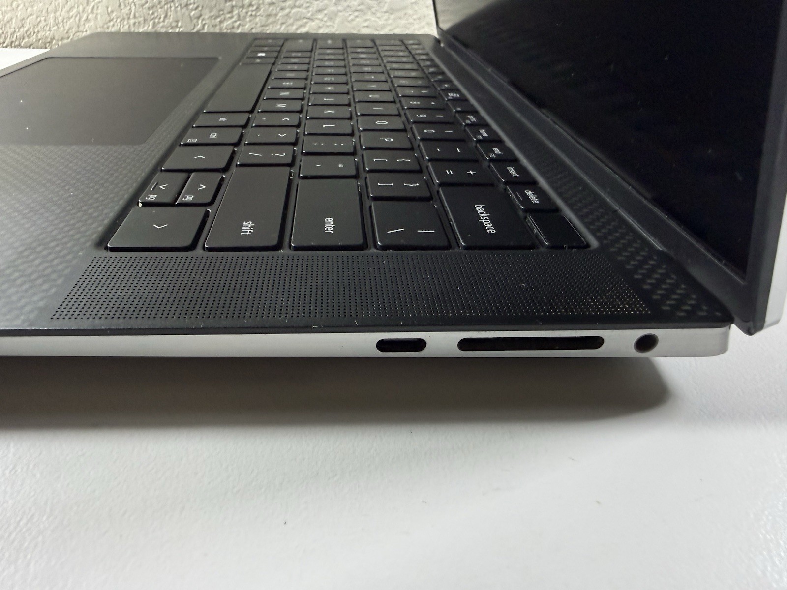 DELL PRECISION 5550 I7-10875H 512GB 16GB NVIDIA T2000 WIN 11 PRO NO BATTERY