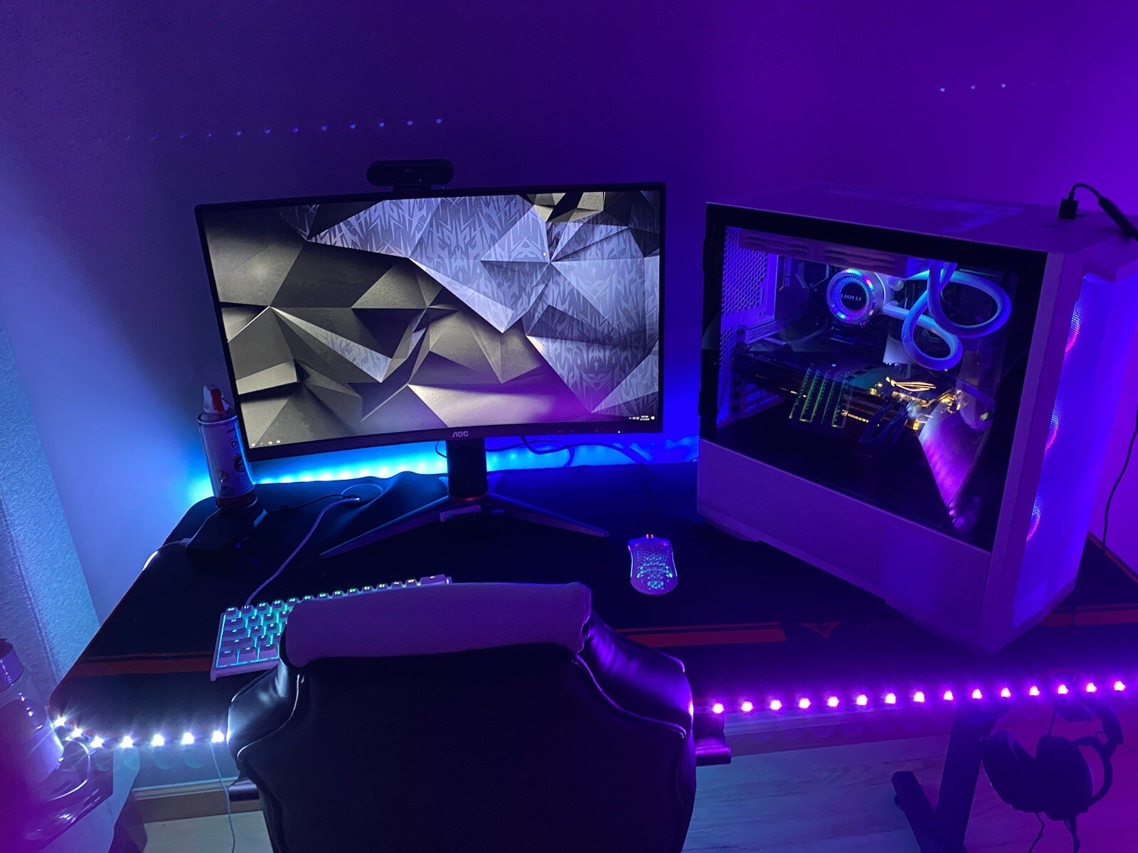 GAMING PC SETUP PC AND MONITOR