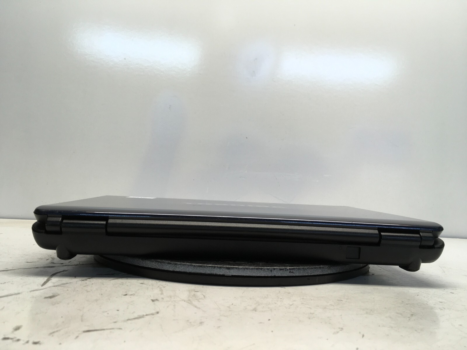 Toshiba Satellite L305-S5955 Intel Celeron 900 2 GB NO HDD/Batt Dim Screen