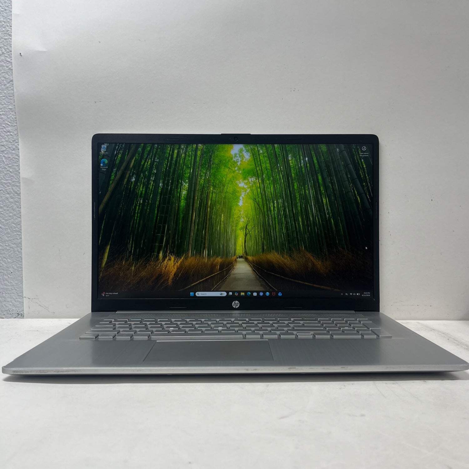 HP Laptop 17-CN2063CL 17.3″ i5-1235U 1.3GHz 12GB RAM 512GB SSD