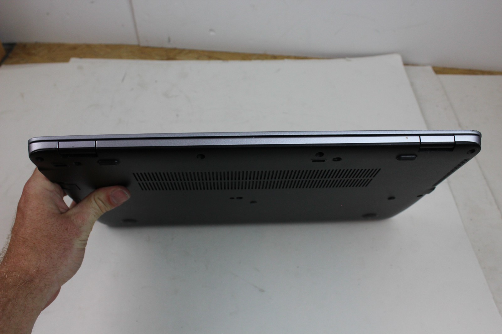 HP EliteBook 850 G3 Core i5-6200U 8GB RAM 256GB SSD w/ OS MISSING CASE SCREWS