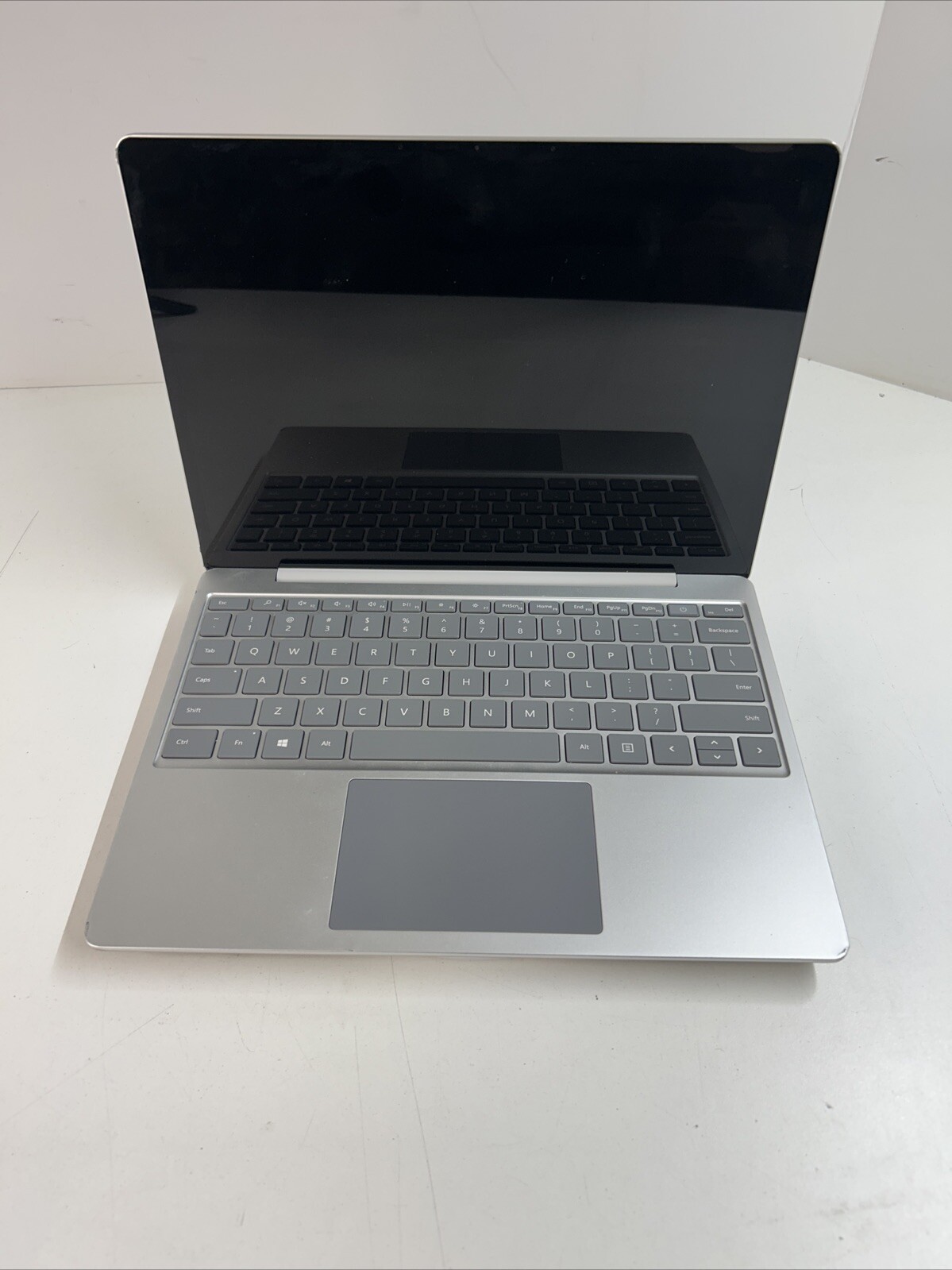 Microsoft Surface Go 1943 12.4″ Intel Core i5-1035G1 1.0GHz 8GB RAM 128GB Win11P