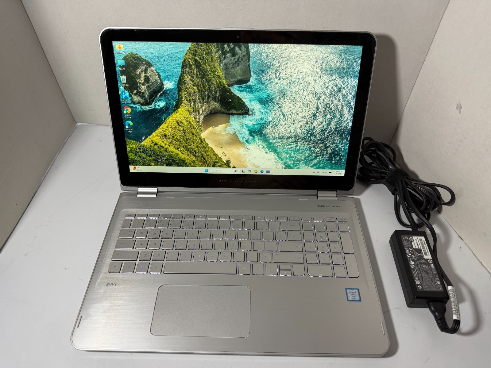 HP Envy x360 M6 2-in-1 TOUCH 15.6″ i7-6500u 8GB 256GB SSD- M6-W105dx- READ!!!