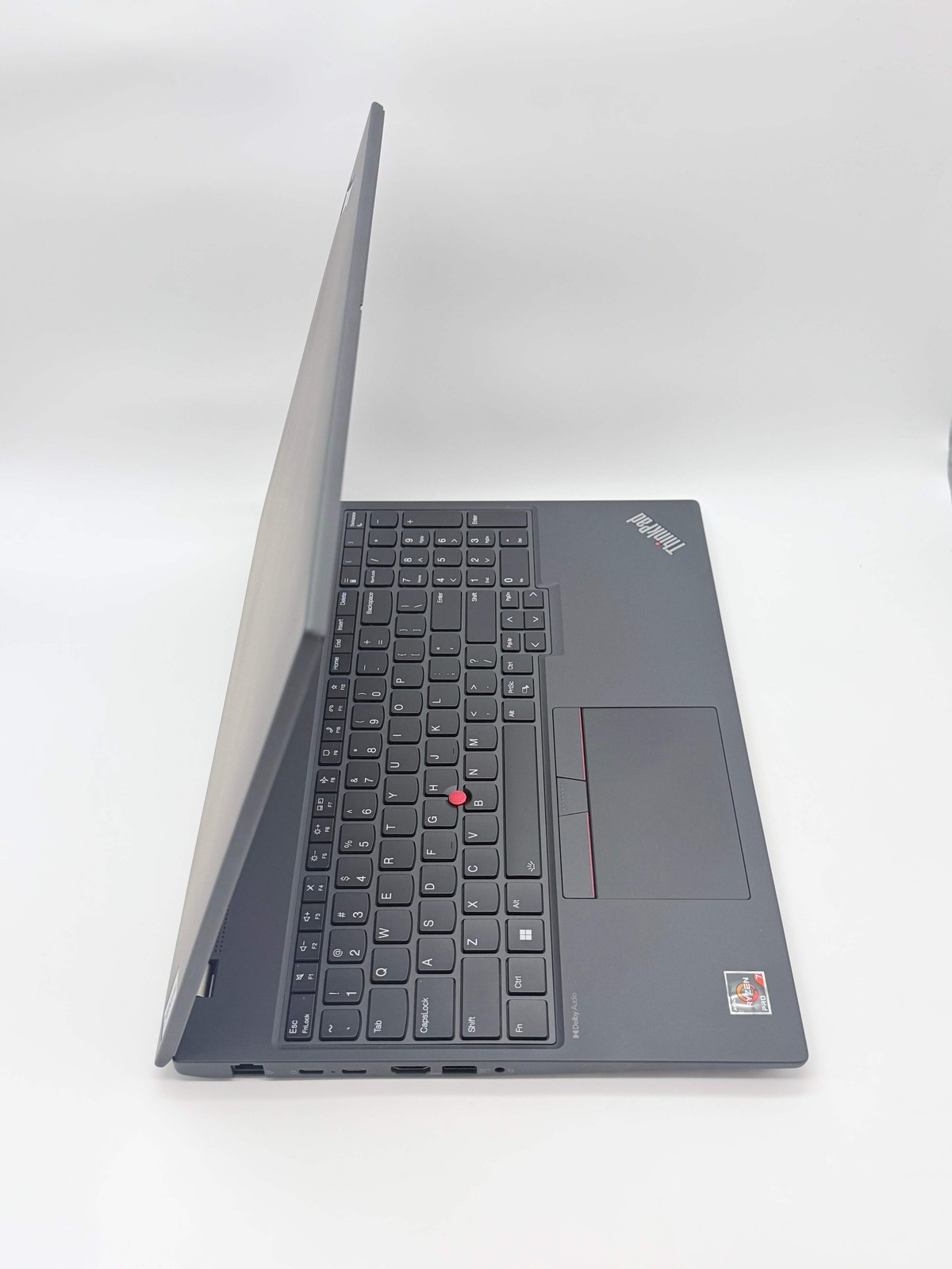 Lenovo ThinkPad P16s Gen 2 16″ Ryzen 7 PRO 7840U 32GB RAM 512GB SSD w/ Charger