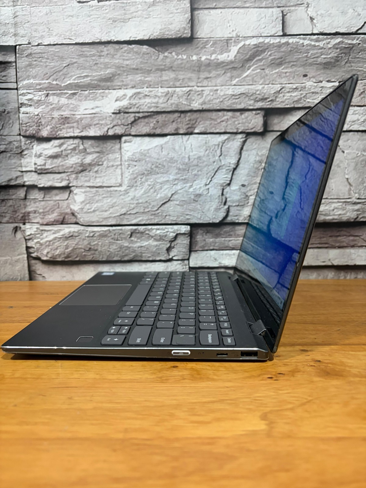 Lenovo Yoga 720-13IKB i5-7200U 2.50GHz 8GB RAM 128GB SSD