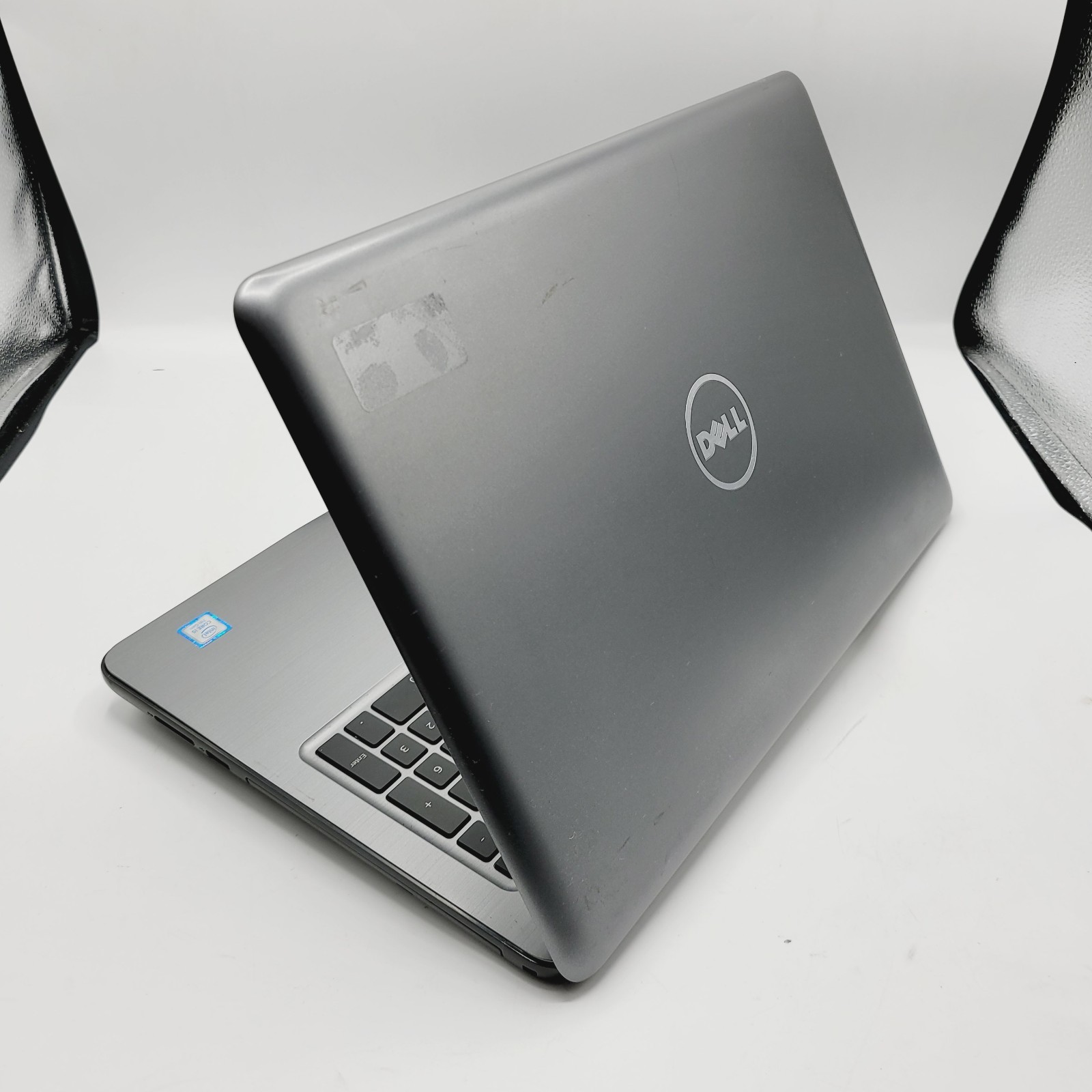 Dell Inspiron P66F Core i5-7th Gen No RAM No HDD 15.6″ – FOR PARTS