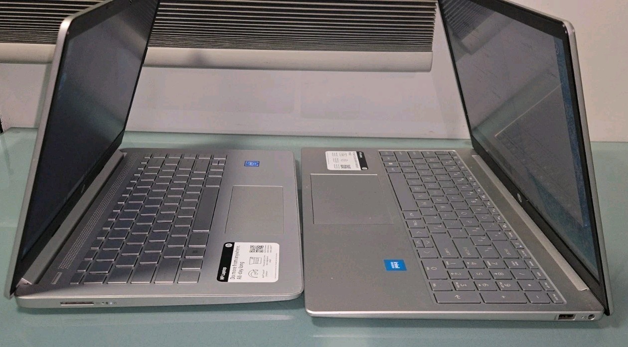 HP Laptop Ultralight 14-dq0760dx Intel Celeron N4120 + HP fd0081wm READ!
