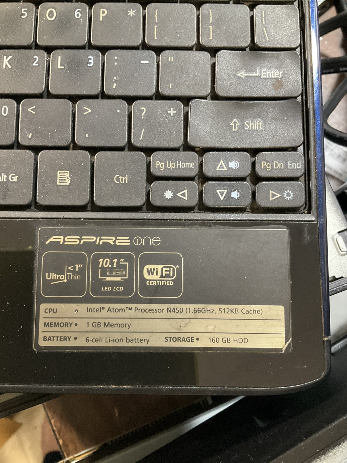 Acer Aspire One netbook with battery Works but cosmetic 532h-2588 win 7/xp