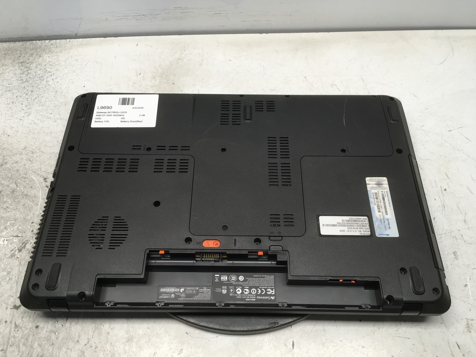 Gateway NE71B12U EG70 AMD E1-1200 1400MHz 2 GB NO HDD No Batt