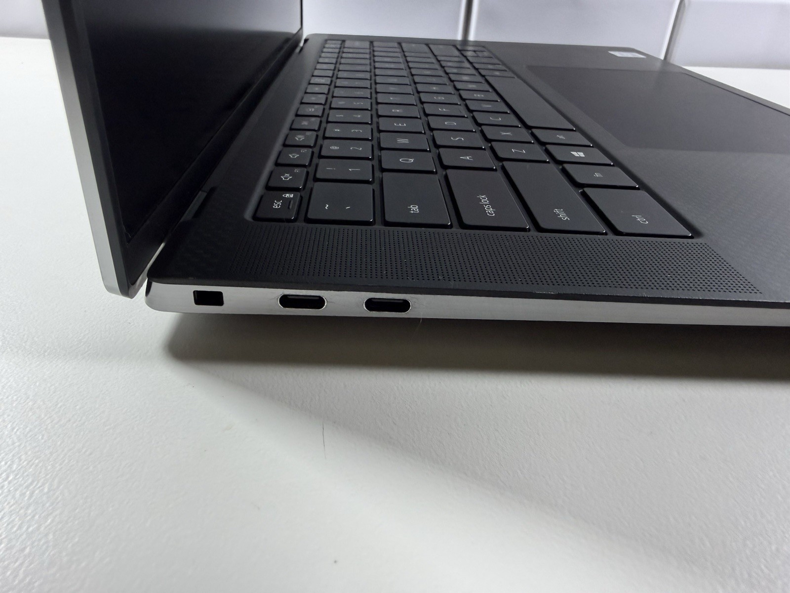 DELL PRECISION 5550 I7-10850H 512GB 16GB NVIDIA T1000 WIN 11 PRO NO BATTERY