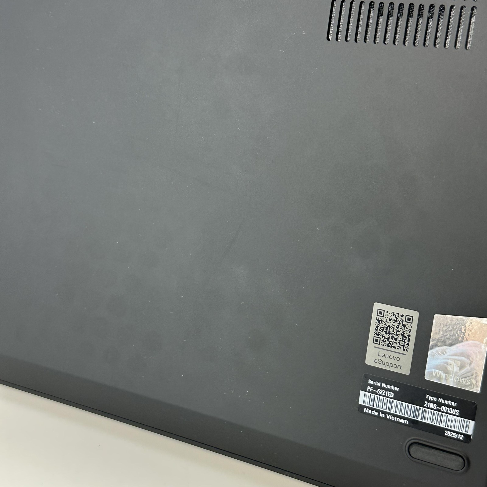 Lenovo ThinkPad X1 Carbon Gen 13 14 Black QHD+ 2.2 GHz Ultra 7 258V 32GB 2TB SSD
